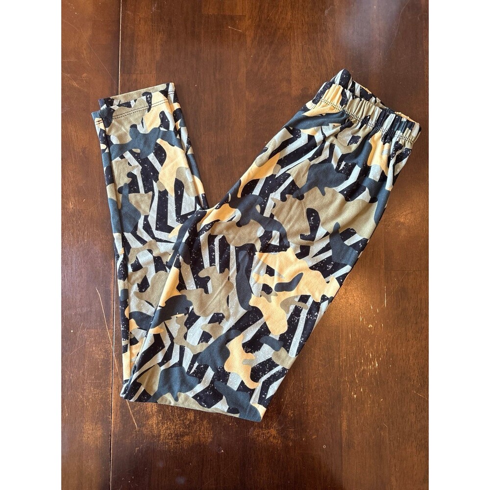 Leggings camo camouflage black green high waisted vacation travel hunting animal